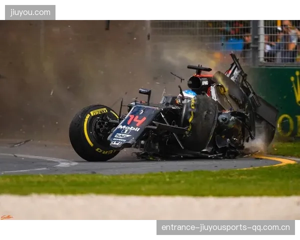 F1维修区惊魂！起火画面吓坏车手